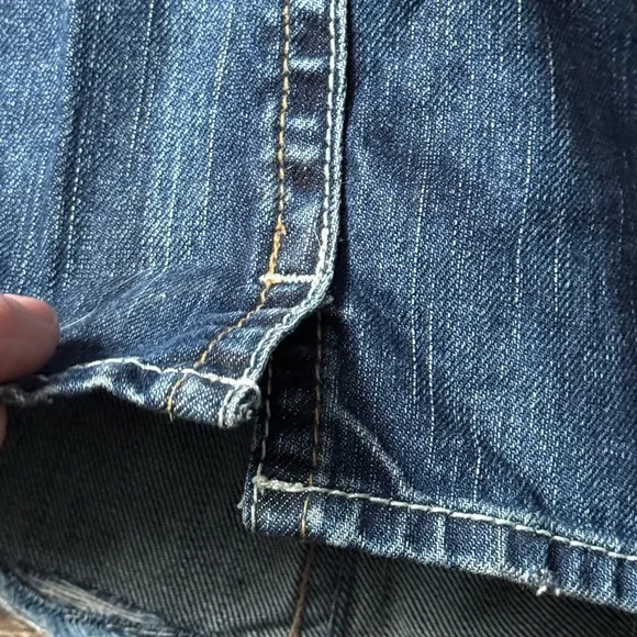 Silver Jeans Women’s W26 L33 Distressed Blue Jeans Flared Leg Bottom Slit - Picture 6 of 14